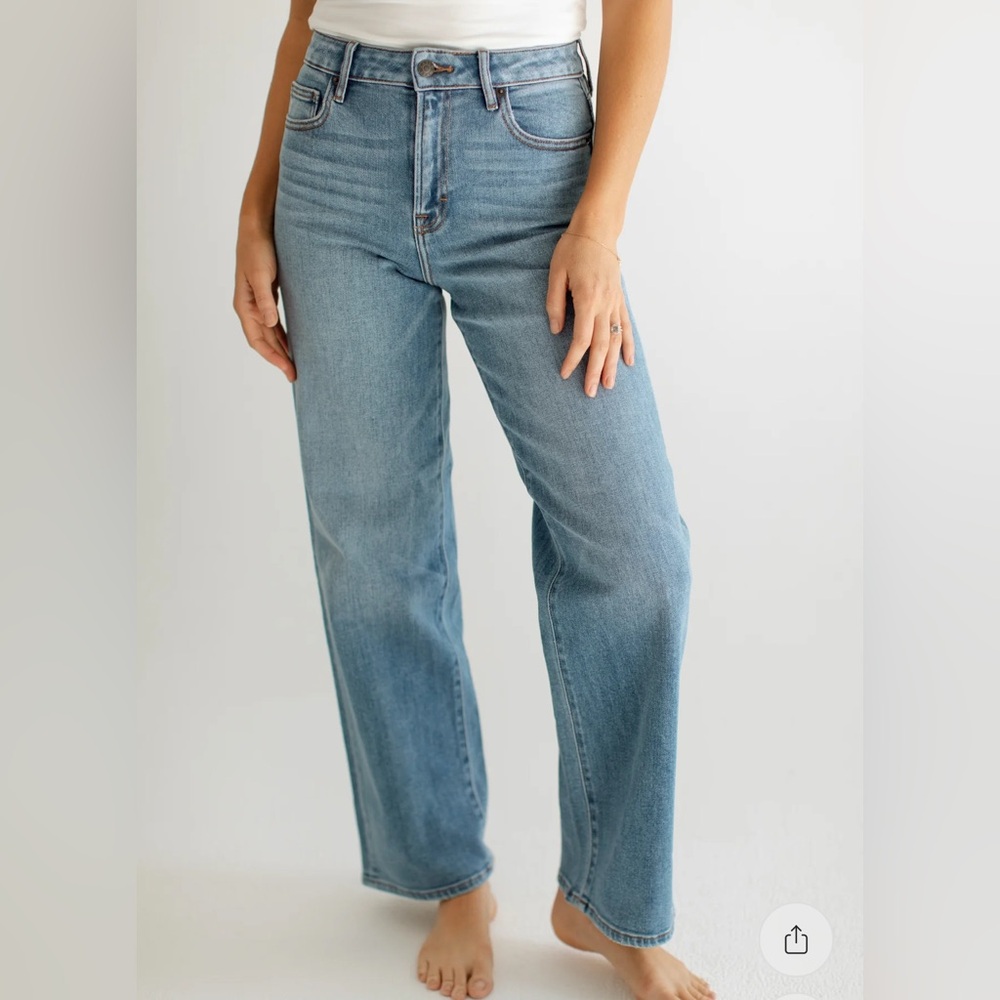 NWT Carly Jean Los Angeles Dylan Dad Jean in Medium Wash, Size 13 - Picture 2 of 5